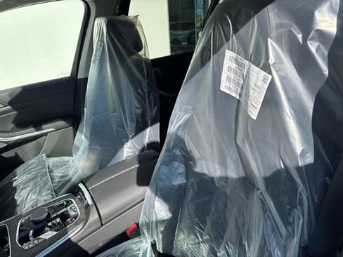 New 2026 BMW X7 xDrive40i w/ Premium Package image 12