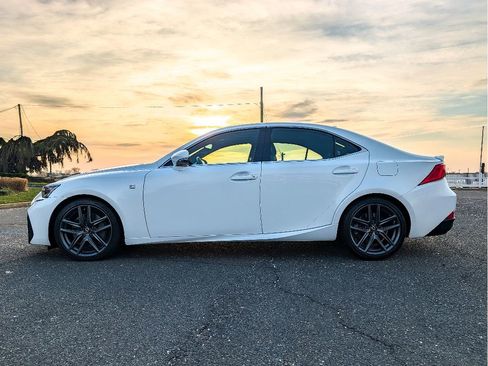 Used 2019 Lexus IS 300 F Sport w/ F Sport Package image 9