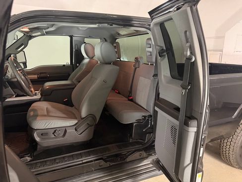Used 2015 Ford F250 XLT w/ Snow Plow Prep Package AWD/4WD image 21
