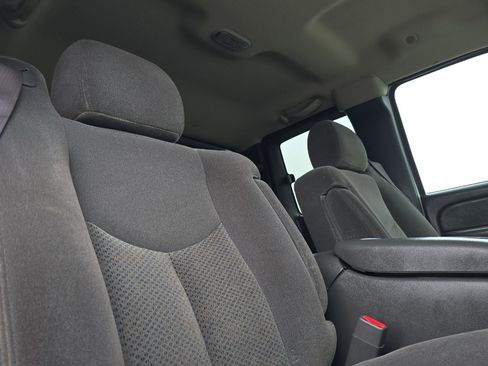 Used 2006 Chevrolet Silverado 2500 LT w/ Heavy-Duty Power Package image 18