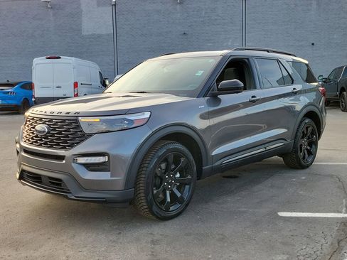 Certified 2023 Ford Explorer ST-Line w/ Class IV Trailer Tow Package image 8