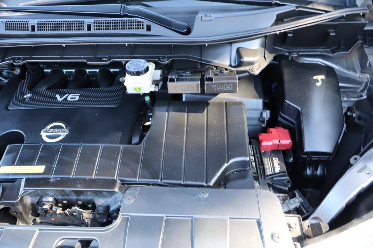 Used 2014 Nissan Quest S FWD image 38