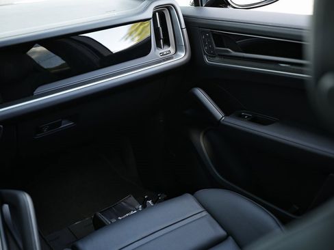 New 2026 Porsche Cayenne Turbo image 31