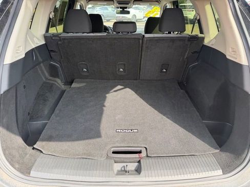 Certified 2023 Nissan Rogue SV image 7