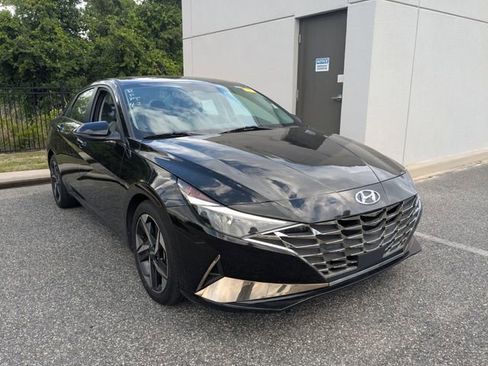 Used 2021 Hyundai Elantra Limited image 1