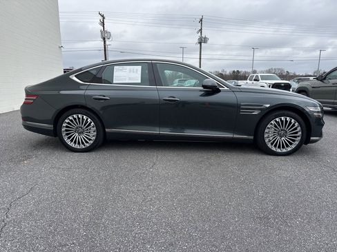 Used 2024 Genesis G80 Advanced w/ Prestige Package image 8