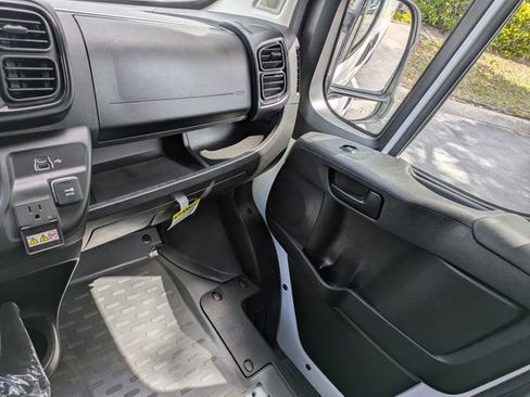 Used 2024 RAM ProMaster 2500 w/ Power Group FWD image 12