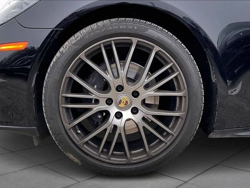 Used 2022 Porsche Panamera Platinum Edition image 10