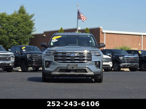 Used 2025 Ford Explorer Active w/ Active Comfort Package RWD image 2