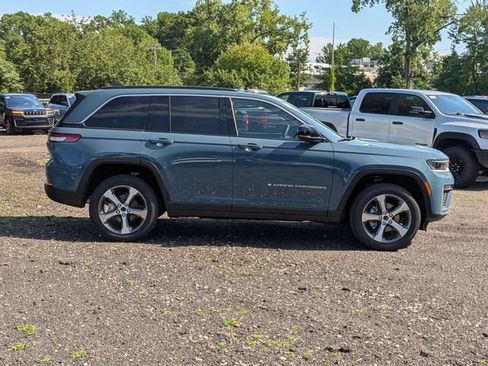 New 2026 Jeep Grand Cherokee Limited AWD/4WD image 2