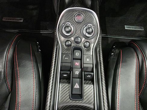 Used 2019 McLaren 570S Spider image 15