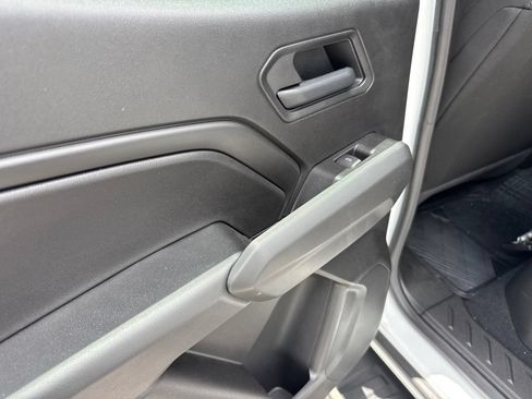 Used 2024 Chevrolet Colorado W/T w/ WT Convenience Package RWD image 8