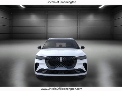 New 2026 Lincoln Nautilus Reserve image 8