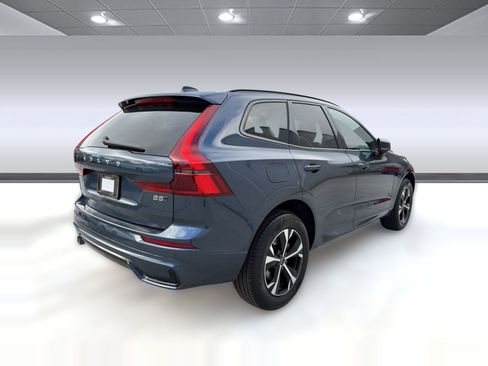 New 2026 Volvo XC60 B5 Core w/ Climate Package image 9