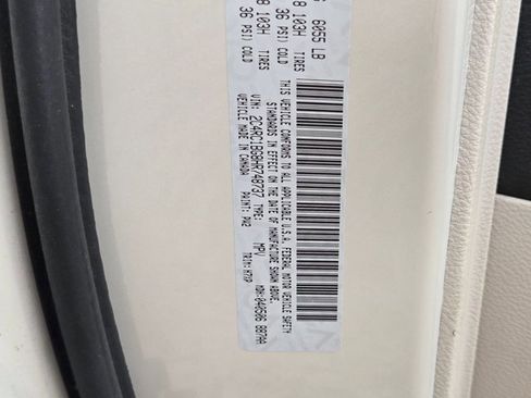 Used 2017 Chrysler Pacifica Touring Plus w/ Tire & Wheel Group FWD image 16