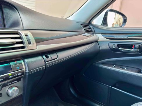Used 2014 Lexus LS 460 AWD w/ Comfort Package image 32