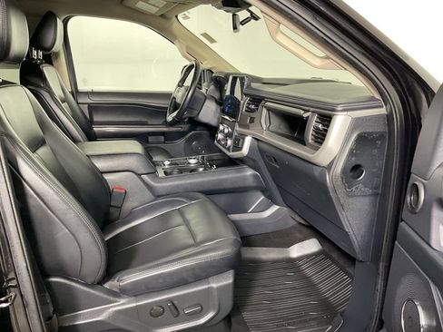 Used 2022 Ford Expedition XLT image 27