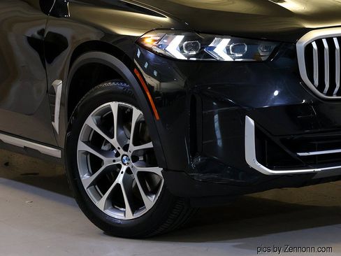 Used 2024 BMW X5 xDrive40i w/ Premium Package AWD/4WD image 3