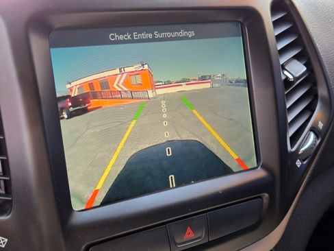 Used 2017 Jeep Cherokee Latitude FWD image 20