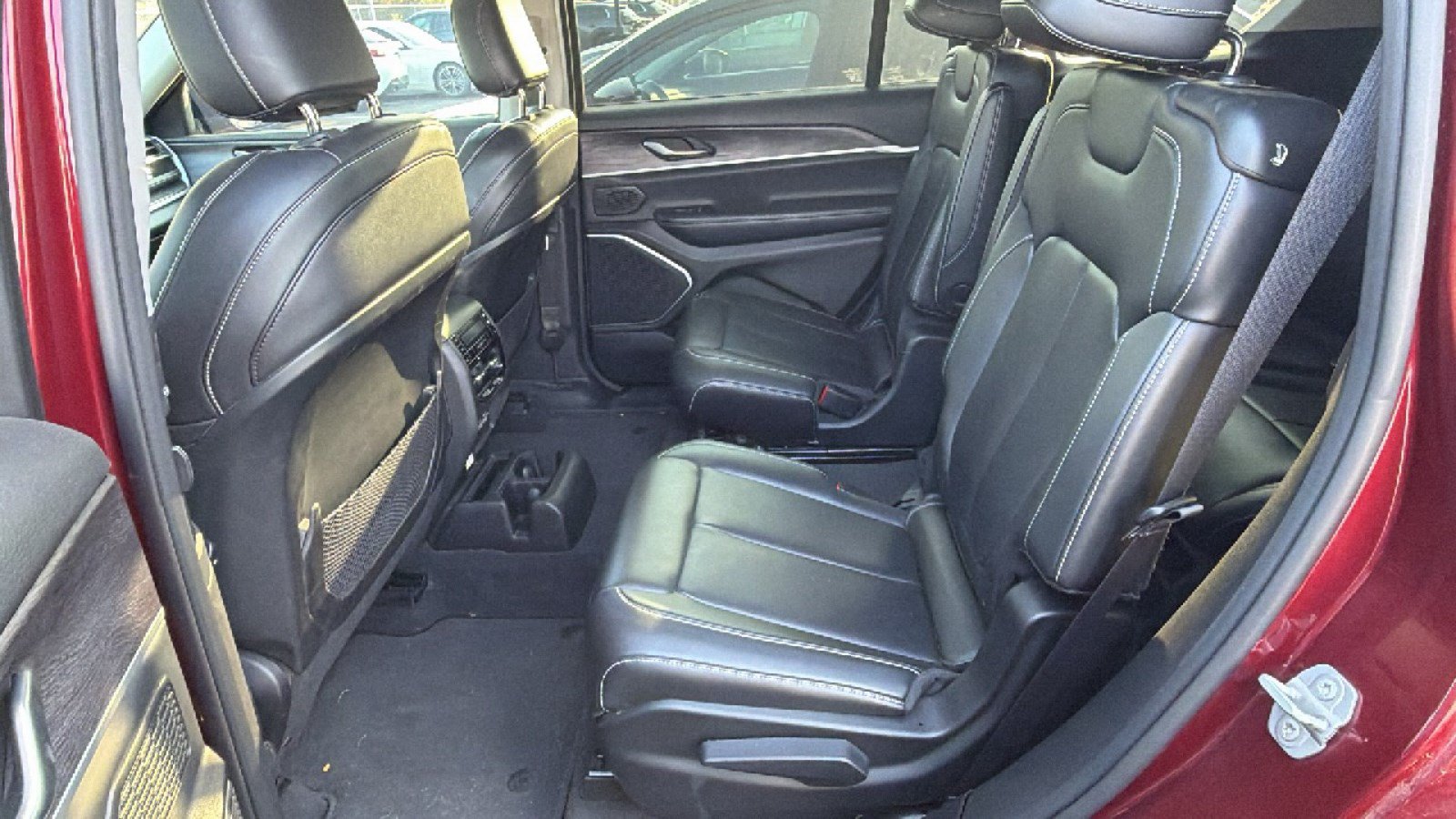 Used 2022 Jeep Grand Cherokee L Limited w/ Black Appearance Package AWD/4WD image 20