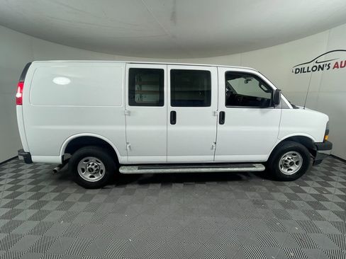 Used 2023 GMC Savana 2500 w/ Driver Convenience Package image 9