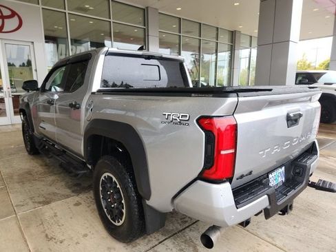 Used 2024 Toyota Tacoma TRD Off-Road w/ TRD Off Road Premium Package AWD/4WD image 9
