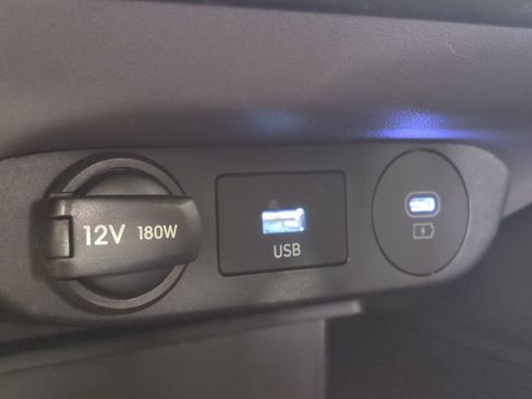Used 2025 Hyundai Elantra SE FWD image 24