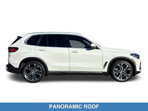 Used 2022 BMW X5 xDrive40i w/ Premium Package AWD/4WD image 4