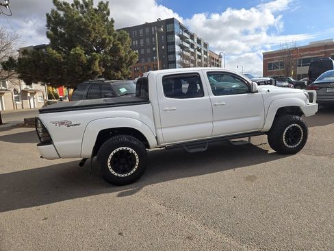 Used 2009 Toyota Tacoma 4x4 Double Cab w/ TRD Sport Pkg w/JBL Audio image 11