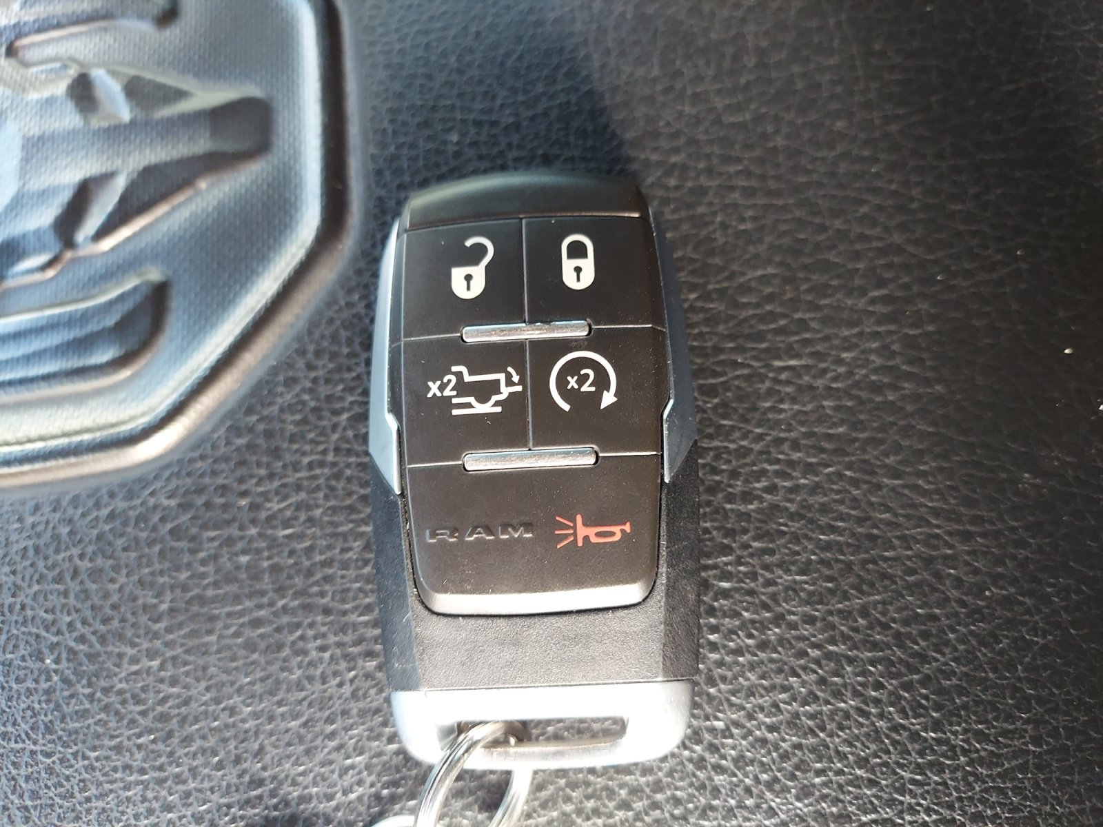 Used 2023 RAM 2500 Laramie AWD/4WD image 33
