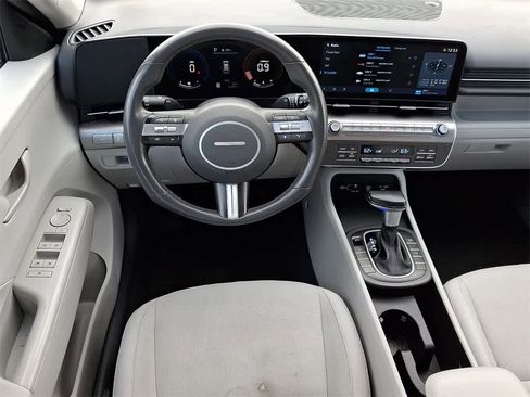 Used 2024 Hyundai Kona SEL image 11