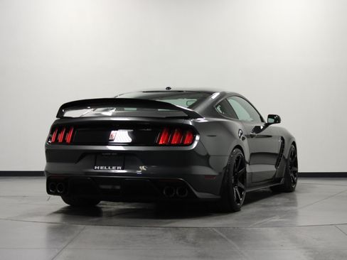 Used 2017 Ford Mustang Shelby GT350R w/ GT350R Equipment Group 920A RWD image 4
