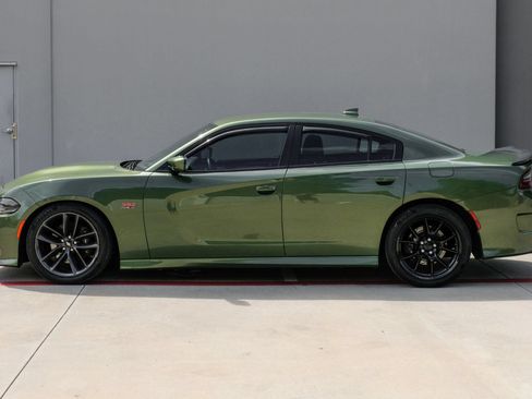 Used 2019 Dodge Charger Scat Pack RWD image 12