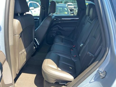 Used 2017 Porsche Cayenne S AWD/4WD image 16