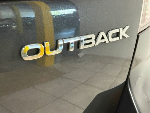 Used 2011 Subaru Outback 2.5i Premium AWD/4WD image 14