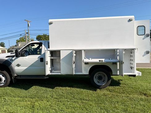 Used 2015 Ford F550 2WD Regular Cab Super Duty image 3
