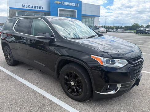 Used 2019 Chevrolet Traverse LT w/ LPO, Blackout Package AWD/4WD image 2