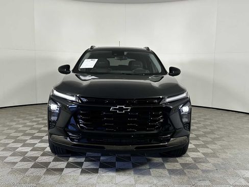 Used 2025 Chevrolet Trax ACTIV w/ Sunroof Package image 3