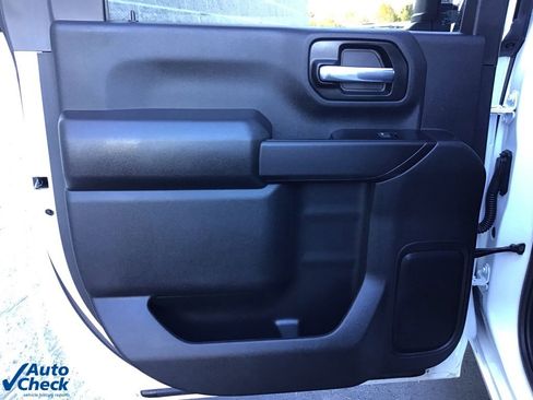 Used 2025 Chevrolet Silverado 2500 Custom w/ Custom Value Package image 14