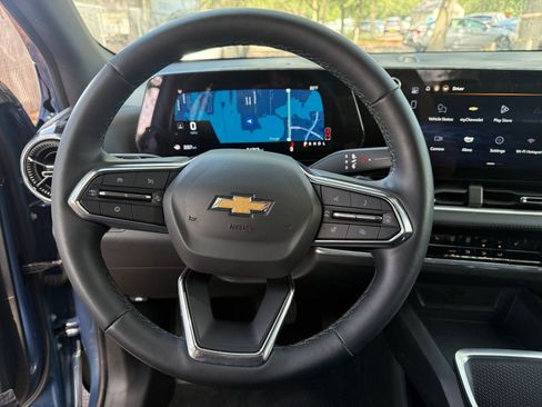 Used 2025 Chevrolet Equinox LT FWD image 27
