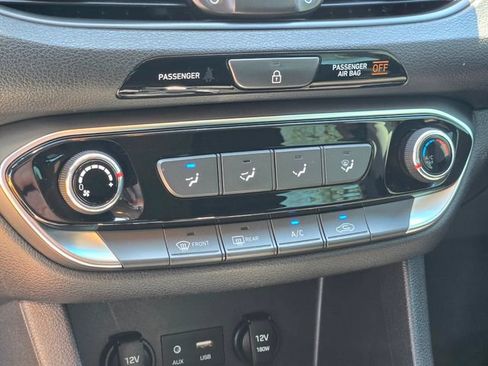 Used 2020 Hyundai Elantra GT FWD image 30