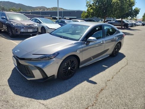 Used 2026 Toyota Camry SE FWD image 1