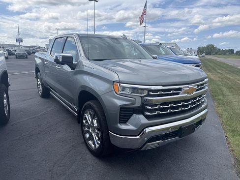 Used 2024 Chevrolet Silverado 1500 LTZ w/ LTZ Premium Package AWD/4WD image 5