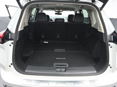 Used 2024 Nissan Rogue SL FWD image 15