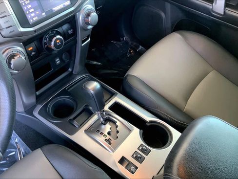 Used 2019 Toyota 4Runner SR5 Premium image 16