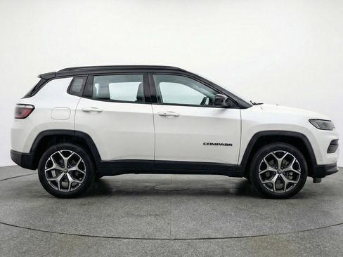 Used 2025 Jeep Compass Limited AWD/4WD image 11