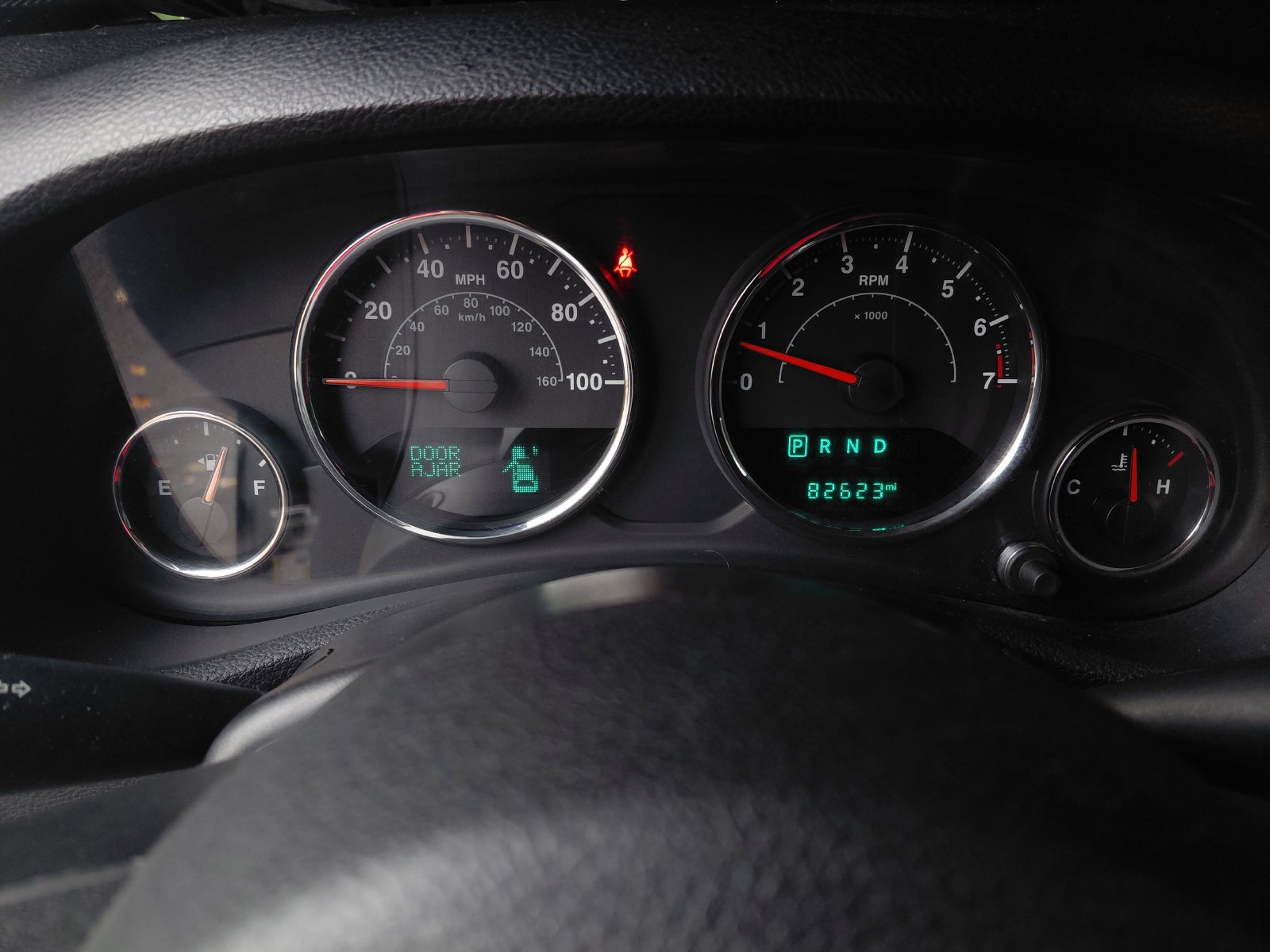 Used 2015 Jeep Wrangler Unlimited Sahara w/ Connectivity Group AWD/4WD image 7