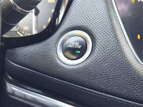 Used 2020 Cadillac XT5 Premium Luxury image 21