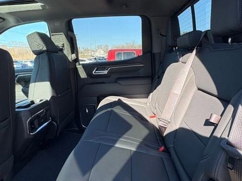 New 2026 GMC Sierra 1500 SLT image 15