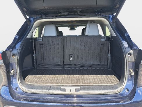 Used 2020 Toyota Highlander XLE AWD/4WD image 14